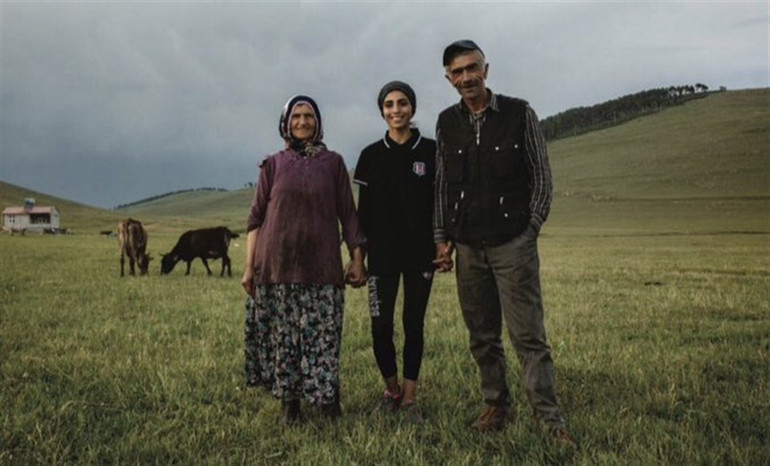 Kara lastikli şampiyon tekrar pistlere dönebilmek için bulaşıkçılık yapıyor