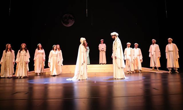 Cumhurbaşkanı Erdoğan, Leyla ile Mecnun tiyatro oyununu izledi