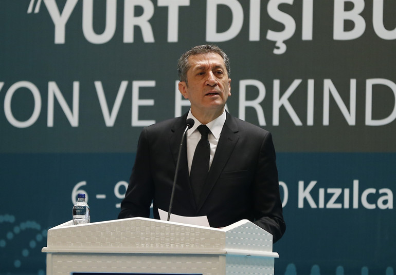 881 öğrenci yurtdışına gidiyor