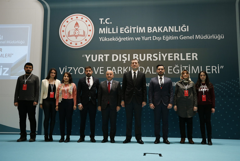 881 öğrenci yurtdışına gidiyor