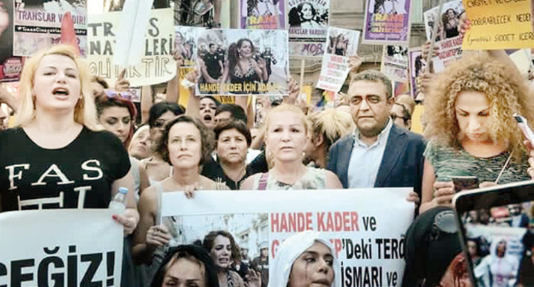 Bir belediyede çalışan ilk trans kadın olan Niler Albayrak hayat hikayesini anlattı