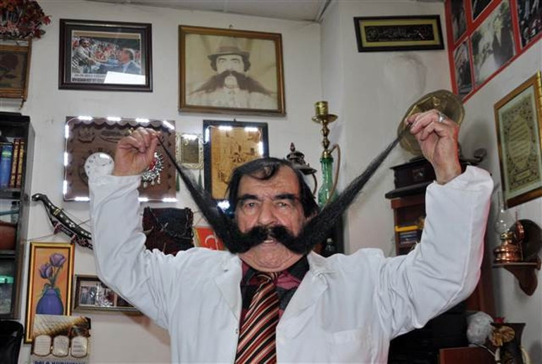 60 yıldır bıyıklarını kesmiyor