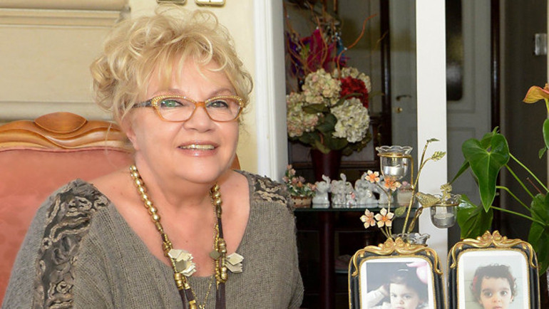 Nevra Serezli: Biz tiyatrocular oyun sonrası 10 dakika için 50 yılımızı veriyoruz