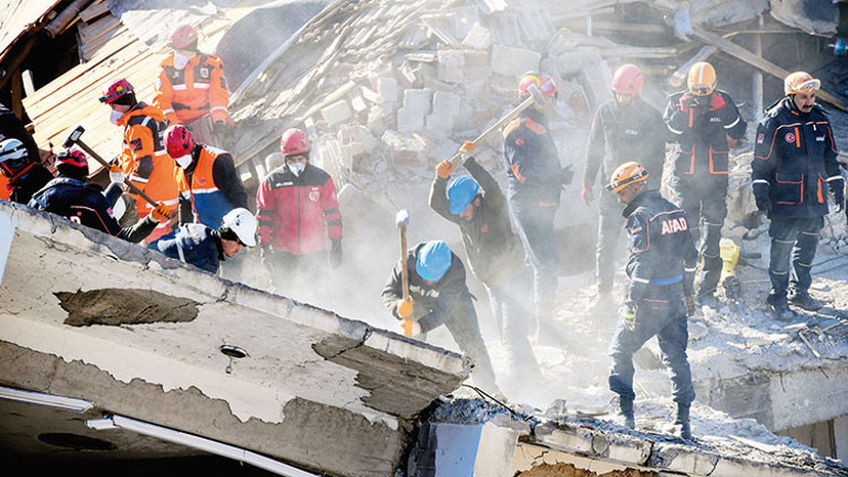 Deprem üzerinden ‘Siyaset’ tartışması