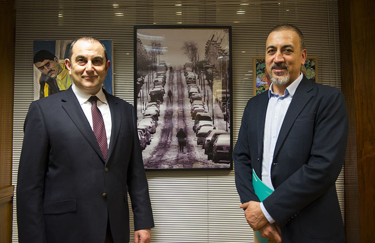 Londra’da İkinci Türk Toplumu Sanat Sergisi’ne yoğun ilgi