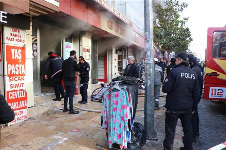 Gözyaşlarıyla izlediler