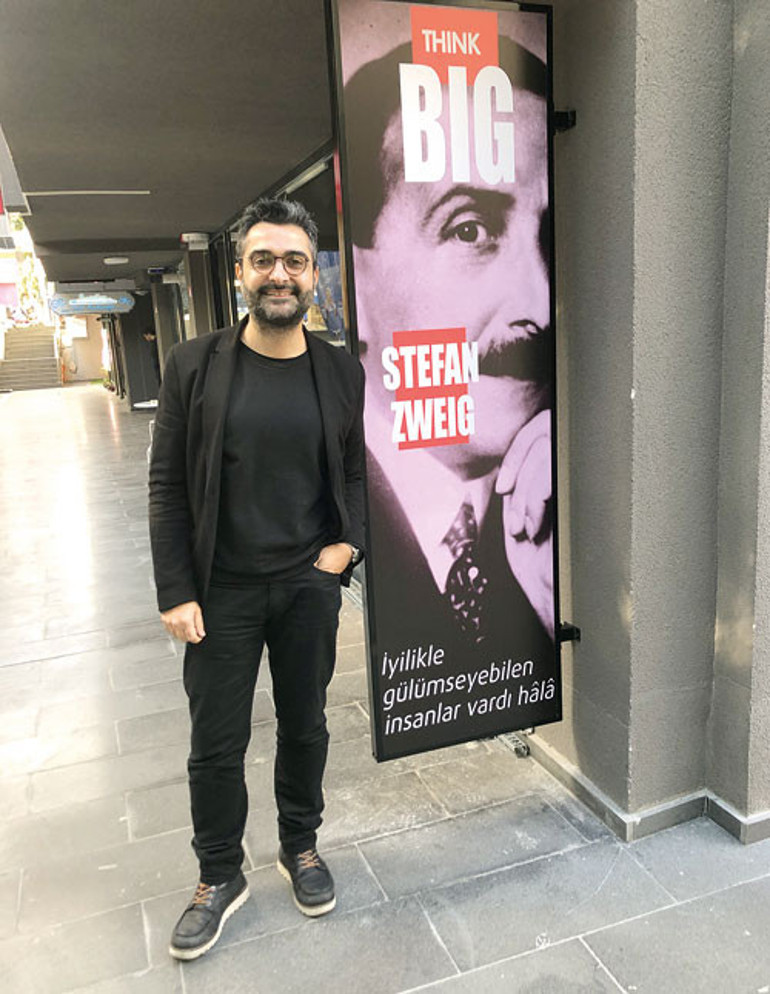 Edebiyatımızın hanımefendisinin dönüşü