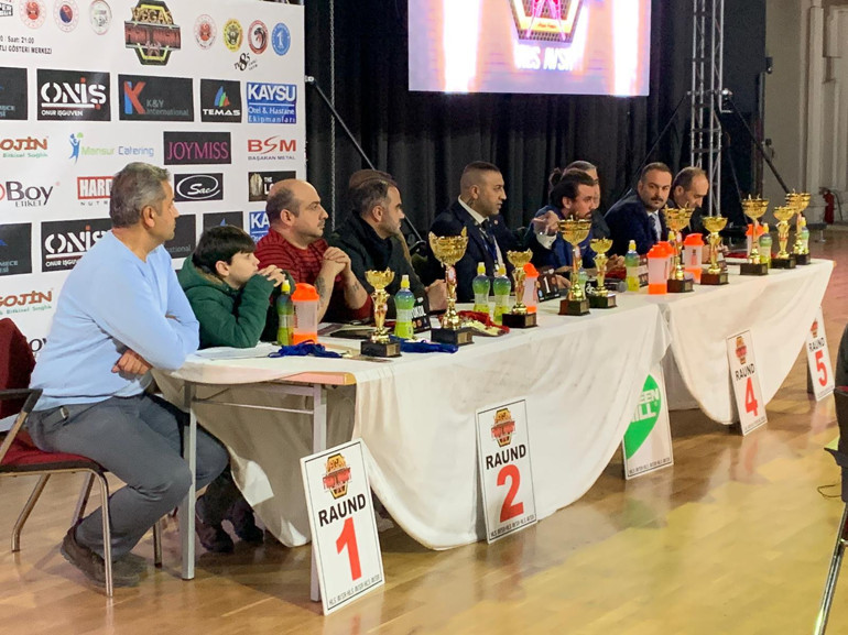 Muaythai Gala Gecesi nefesleri kesti