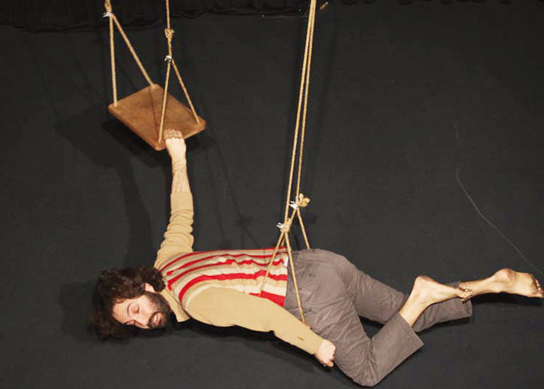 Sahnede trans hikâyesi nasıl anlatılır