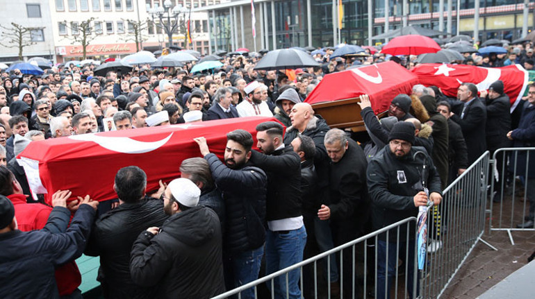 Hanau kurbanlarına son görev