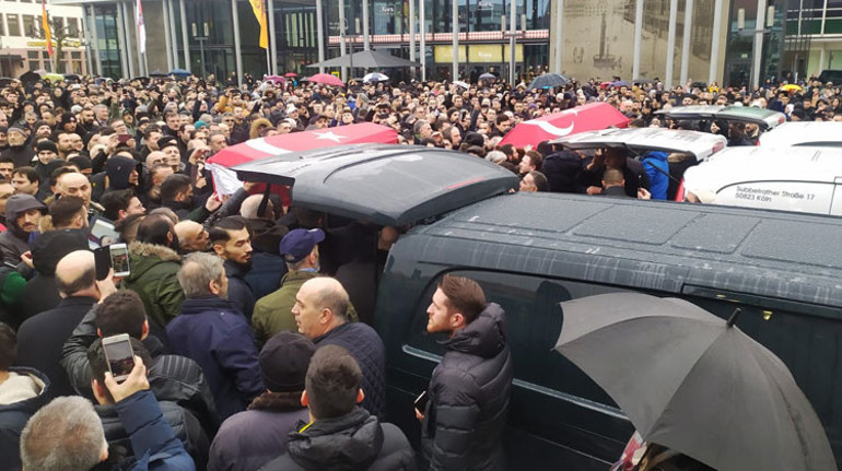 Hanau kurbanlarına son görev