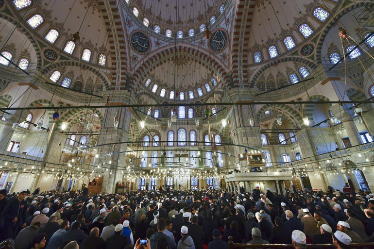 Kandil 2020 ne zaman tarihleri Bugün kandil mi Regaip Kandili ne zaman