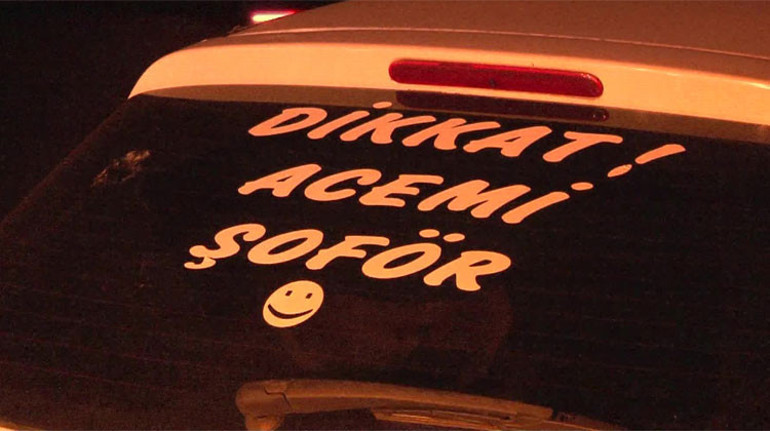 Zincirleme kaza Acemi şoför detayı...