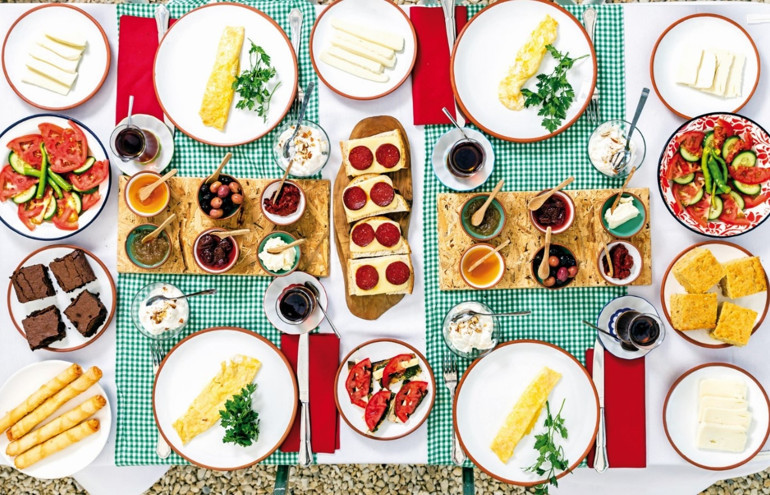 Okkalı kahvaltı geleneği çay kültürüyle başladı