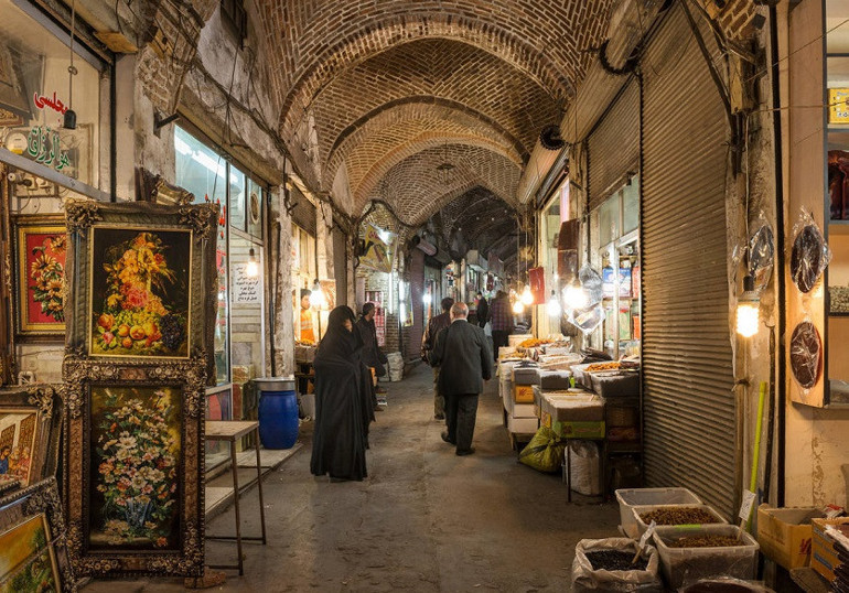 İranda tarihi Tebriz Çarşısı koronavirüs nedeniyle kapatıldı