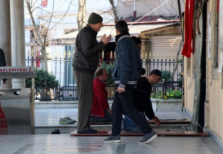 Corona Virüs önlemi Camiler kapalı kaldı, Cuma namazı kılınmadı