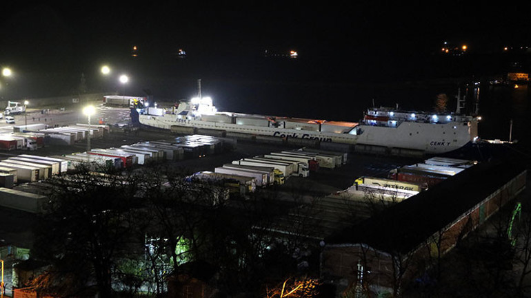 Ukraynadan gemiyle gelen 34 TIR şoförü karantina altına alındı