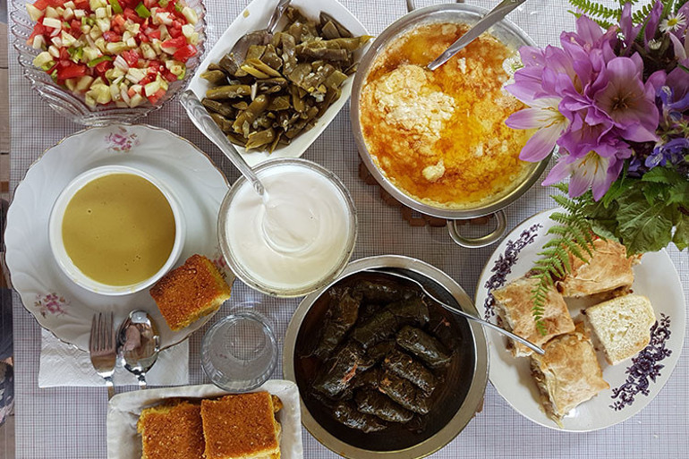 Bahar rotası Rize: Evimizden Karadeniz lezzetlerine yolculuk