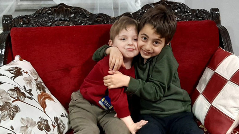 Kardeşlerden Milli Dayanışma Kampanyasına kumbaralarıyla destek