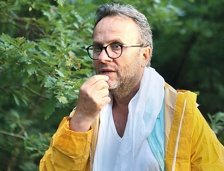 Brüksel, Londra ve Bratislava’nın sokaklarında geçen hikaye