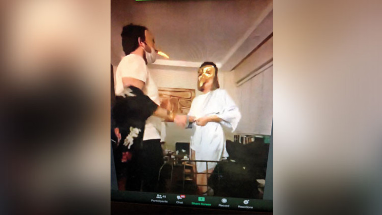 Evde tek başına 100 kişilik parti, Zoom’da kına, Instagram’da çini atölyesi