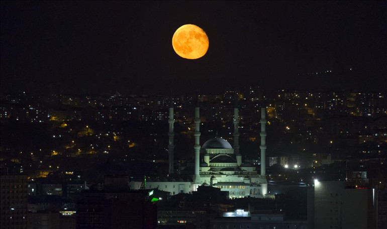 Süper Ay ne zaman izlenecek Süper Ay nedir