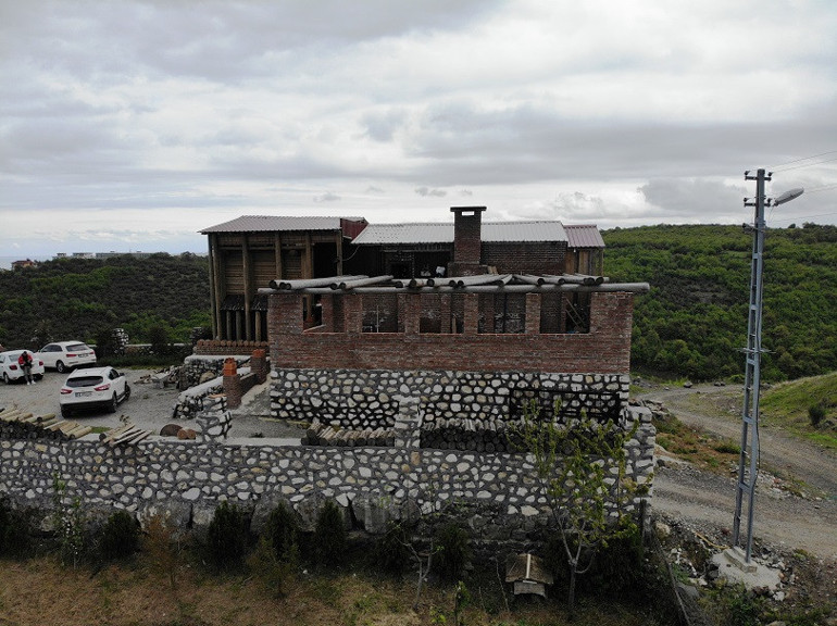 Kendisine kale yaptı Tank ile burayı vursak hiçbir şey olmaz diyorlar
