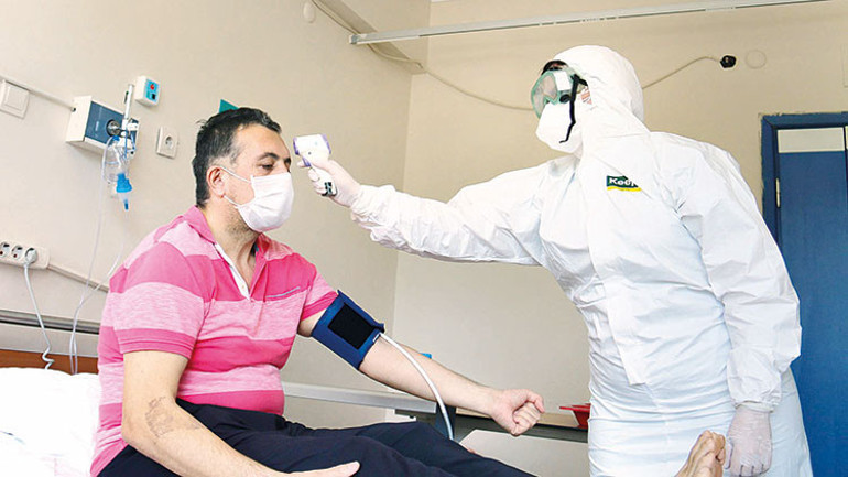 Bakan Koca Hemşireler Gününü böyle kutladı: Hepsi birer kahraman