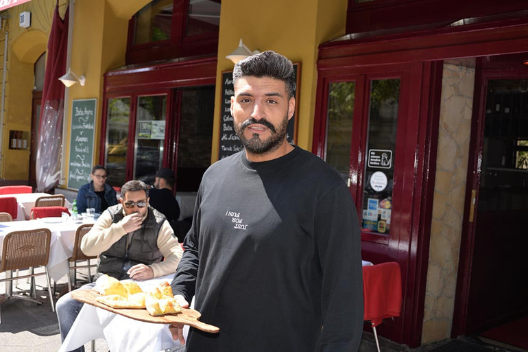 Restoranlar faaliyete başladı