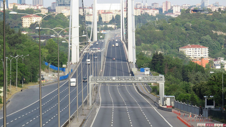 Bayramın 3. gününde de yollar ve meydanlar sessiz
