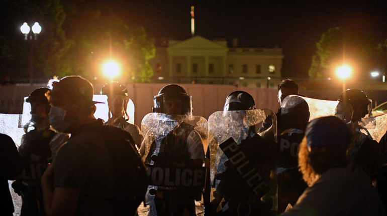 Öfke dinmedi, ABDde olaylar büyüyor... Talimat verildi: 4 saat içinde...