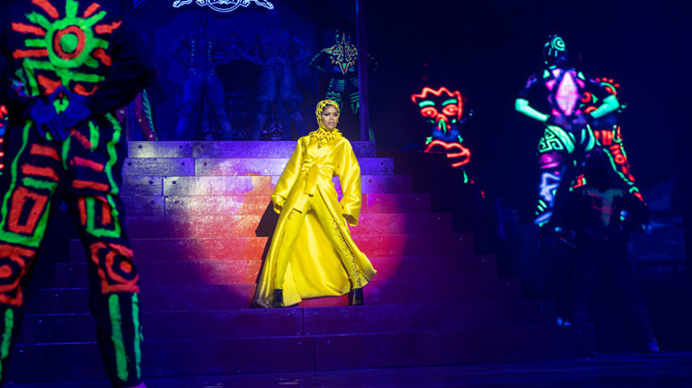 Teyana Taylorın Performansı Yayında