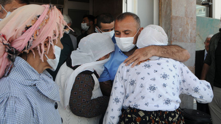 Tunceliler gözyaşlarıyla uğurladı, Vali ağlayarak veda etti
