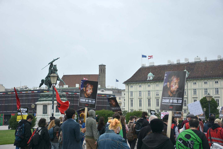Avusturya’da ‘Dünya Mülteciler Günü’nde’ ırkçılık karşıtı gösteri