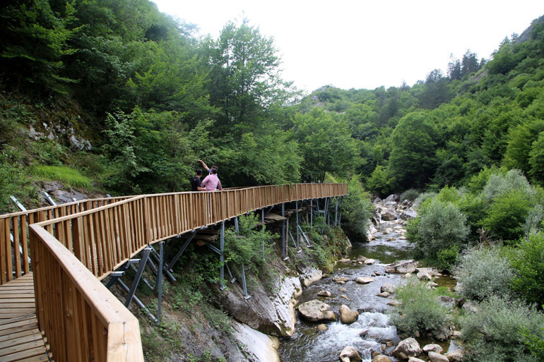 Horma Kanyonuna yapılan yeni yatırımlar hizmet için gün sayıyor