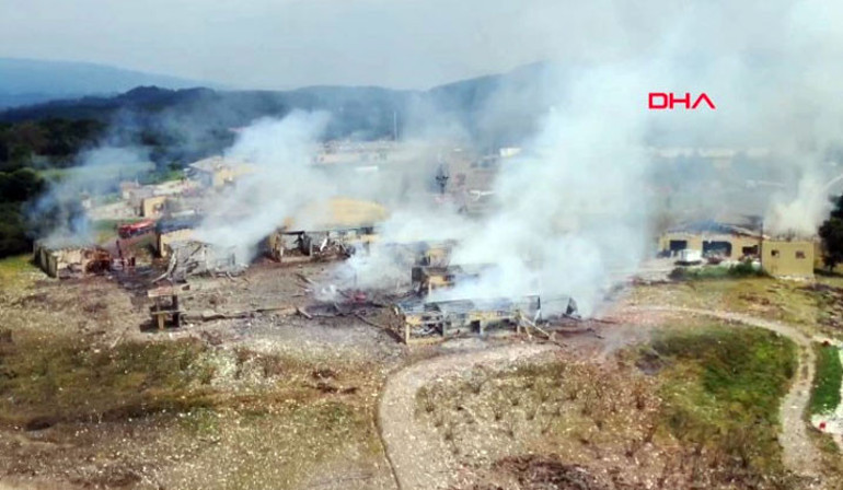 Son dakika haberi: Sakaryada havai fişek fabrikasında patlama Bakan Koca son durumu açıkladı...