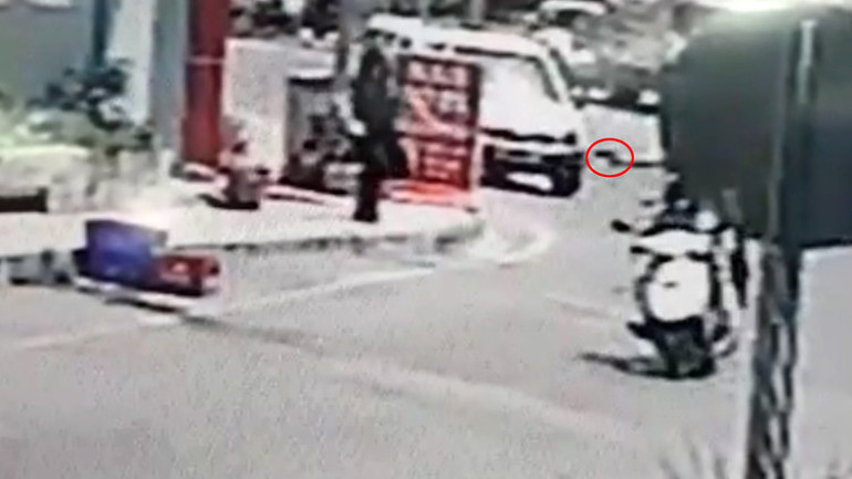 Antalyada hareketli dakikalar... 2 polisi yaraladı, vurularak durduruldu