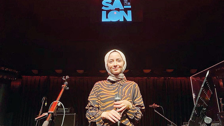 Sen hep çal Büşra