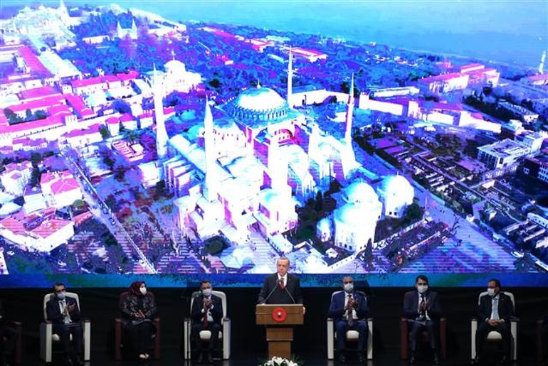Son dakika... Cumhurbaşkanı Erdoğan: Hakkını söke söke alan bir ülke olarak devam edeceğiz