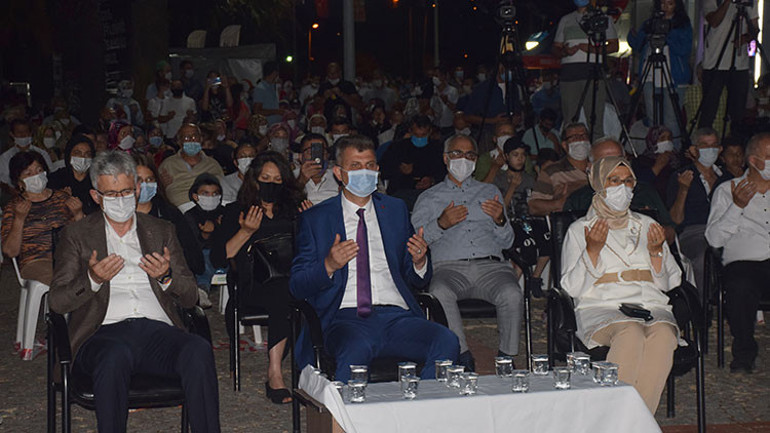 17 Ağustos Depreminde hayatını kaybedenler dualarla anıldı