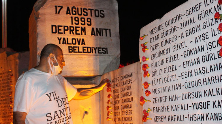 17 Ağustos depreminin acısı 21 yıldır dinmedi