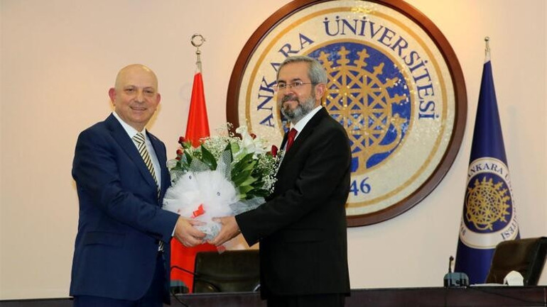 Yeni rektörler görevi devralıyor
