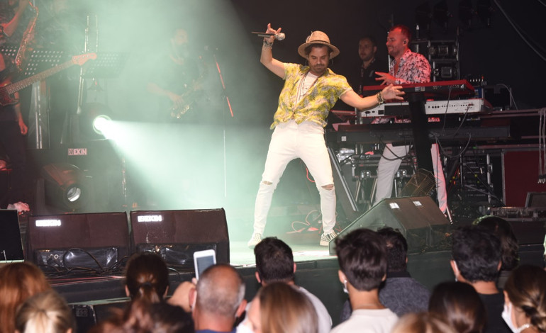 Beren Saat eşi Kenan Doğuluyu yalnız bırakmadı