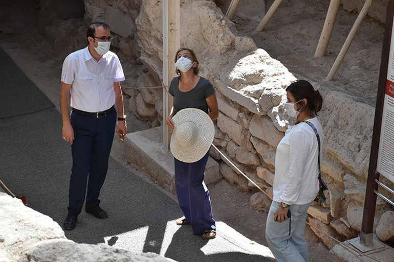 Arslantepe Höyüğünde bulundu... Renkli cam ve bilezikler tarihe ışık tutuyor