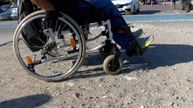 Florya sahilinde bakımsız yaya ve bisiklet yolu isyanı