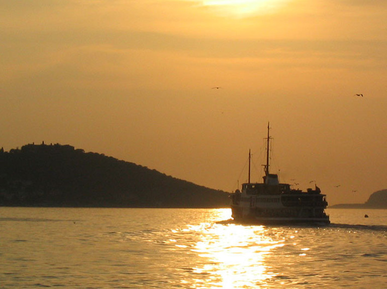 Her gecesi mehtaplı Heybeliada