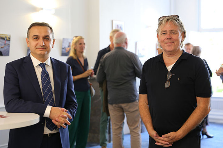 Hollandalı besteciden ‘İstanbul Connected’ resim sergisi