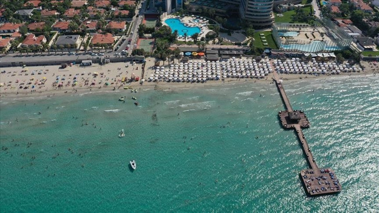 Egede turizm hareketliliği eylülde de sürüyor