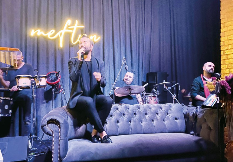 Balkondaki ‘Kırmızıgül’ sürprizi