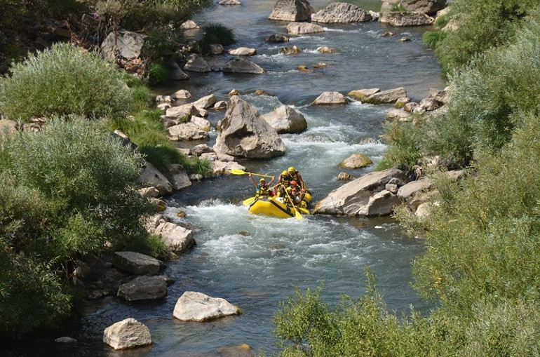 Şırnakta sosyal mesafeli rafting
